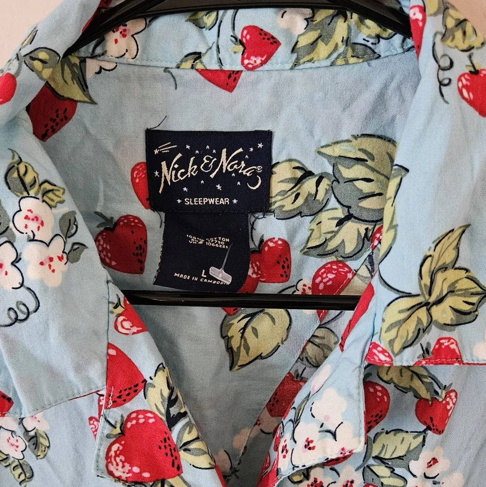 Nick & Nora Pajama Top Strawberry Hearts Kisses - Picture 5 of 5